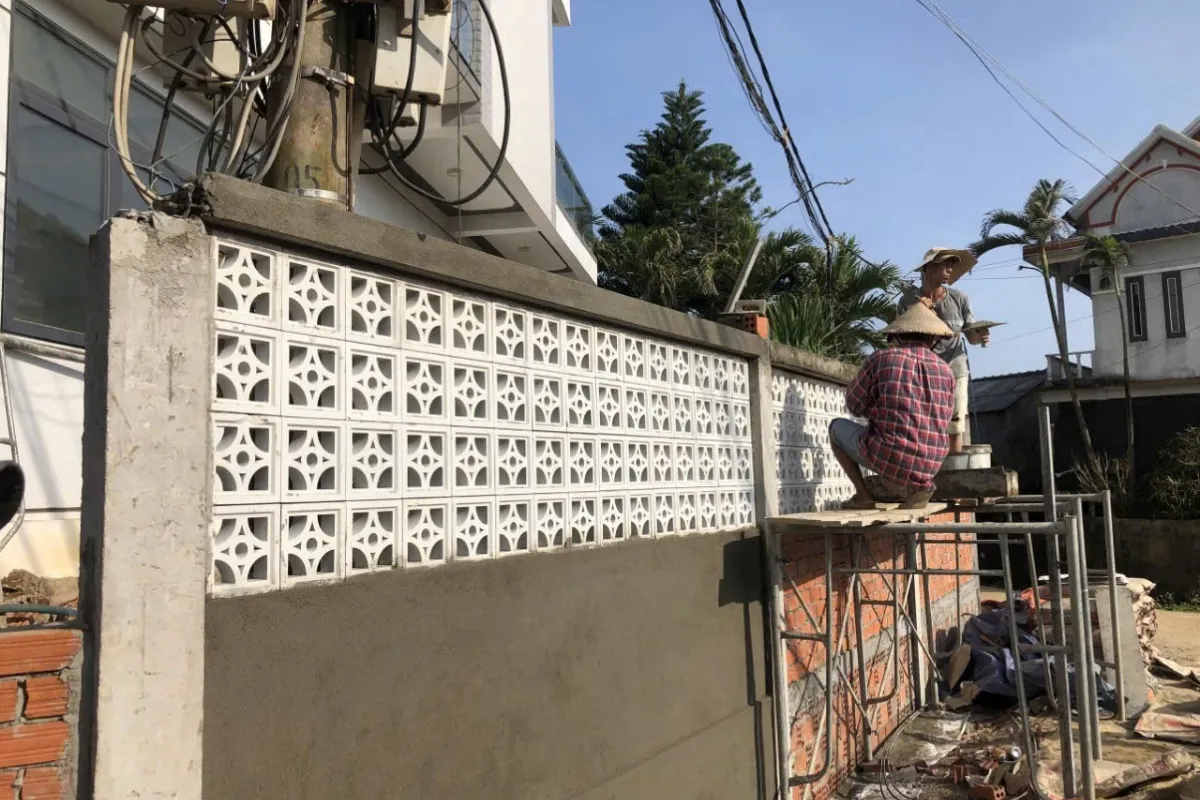 Thi công gạch thông gió