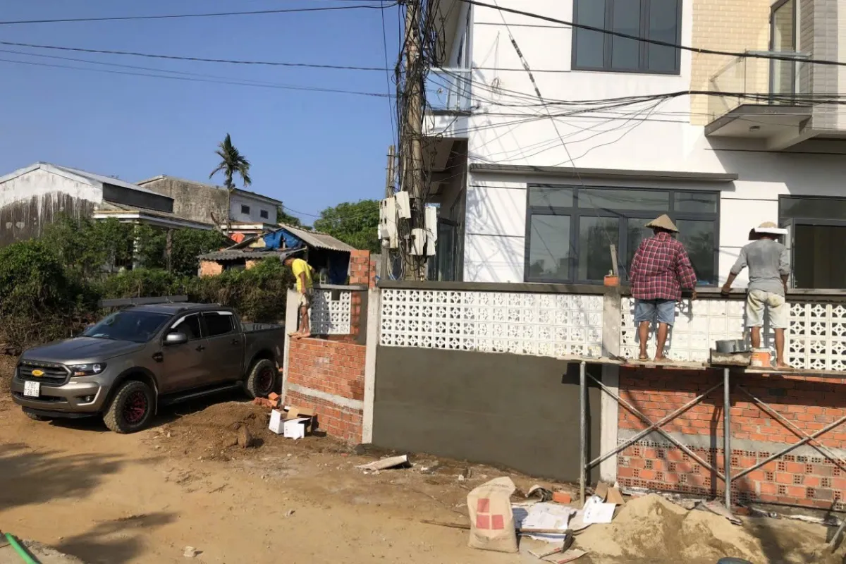 Thi công gạch thông gió